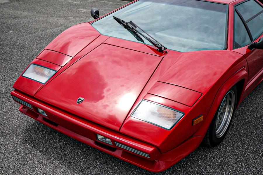 Детали экстерьера Lamborghini Countach LP5000 S Quattrovalvole 1988 года  (фото 36 из 146)
